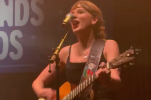 Taylor Swift Surprises Nashville With “Shake It Off” Performance